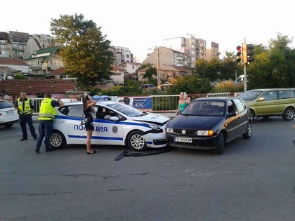 Девойка с Поло провери здрави ли са новите патрулки (СНИМКА)