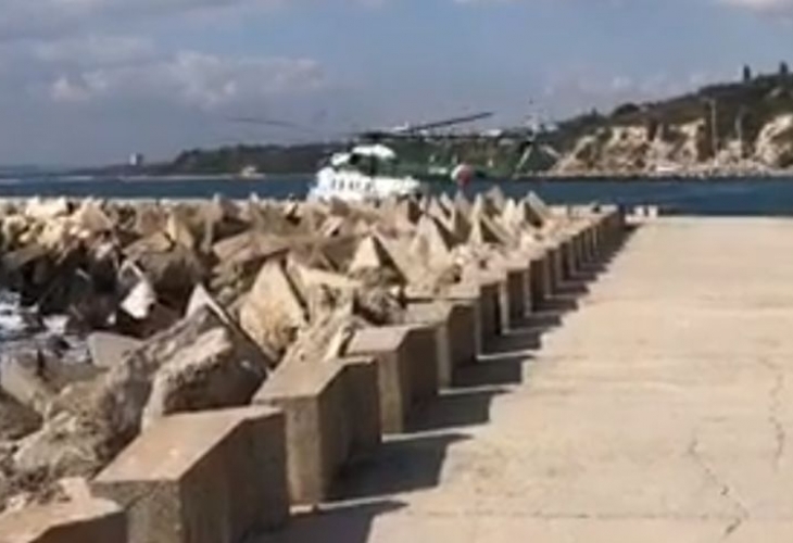 Бойко кацна с хеликоптер във Варна! (ВИДЕО)