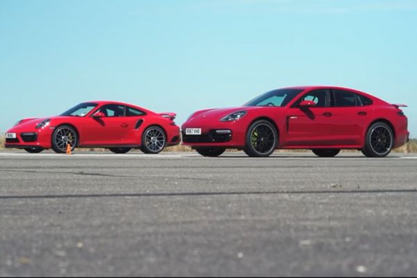 Битка между хибрид и ДВГ (ВИДЕО) Кой е по-бърз - Porsche Panamera Turbo S E-Hybrid или Porsche 911 Turbo S?