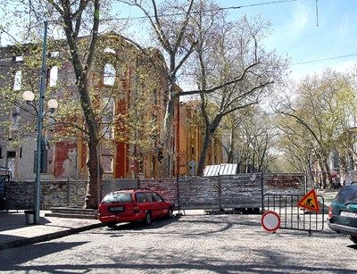 Разрешиха укрепване на един от четирите изгорели тютюневи склада в Пловдив