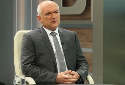 В парламента днес: Депутатите умуват за оставката на Димитър Главчев