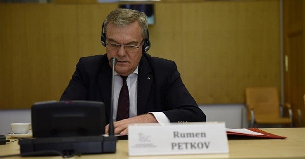 Румен Петков участва в Кръгла маса в Унгария с акцент върху европейската сигурност след Брекзит, миграцията, трафика на наркотици, заплахата за Европа от чуждестранните бойци