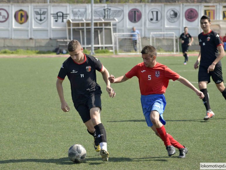 Локомотив U17 загря за Ботев с победа над Сокол