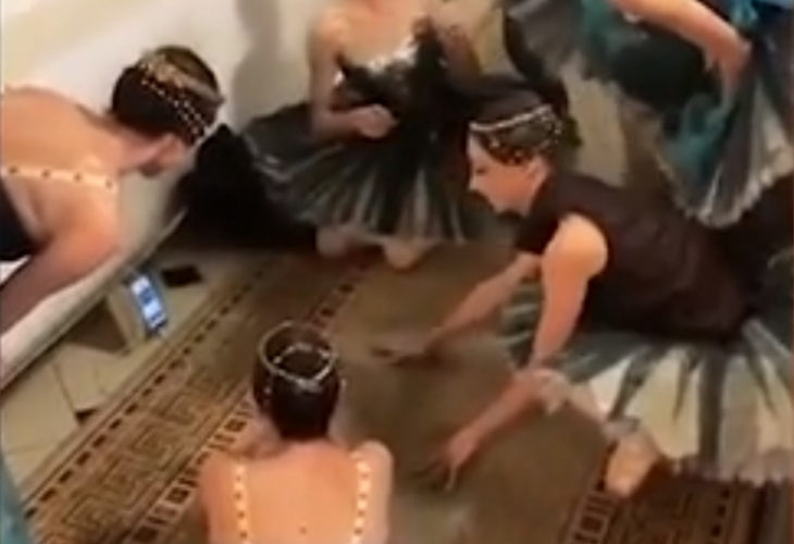Мрежата полудя по ВИДЕО с балерините от Болшой театър, гледащи мача Русия-Испания