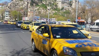 Таксиметровите шофьори в Пловдив с нов протест утре