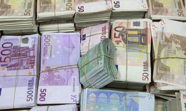 Синът на френски министър бе разпитан по дело за измама