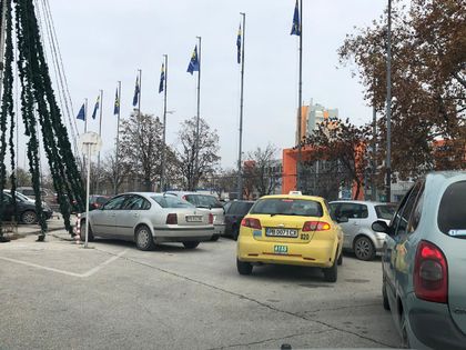 СНИМКИ: Пловдивчани, не се правете на тарикати! Не ползвайте паркинга на
