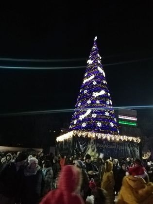 Благоевград: Стотици жители на града посрещнаха Нова година на площад „Георги Измирлиев“