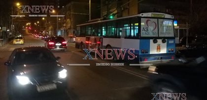 Тролей 108 аварира на пешеходна пътека(видео)