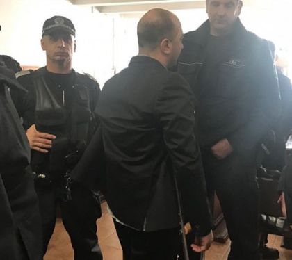Бащата-бияч, който преби 14-годишната си дъщеря: Пуснете ме, хотелът ми ще фалира (СНИМКИ)