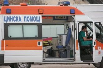 Двама мъже са с леки наранявания след пътен инцидент