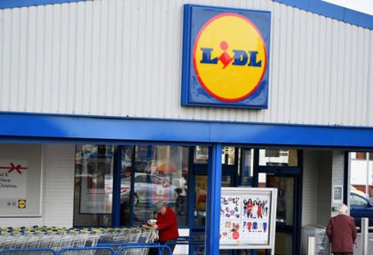 Lidl разкри заплатите на служителите си в България!