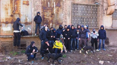 Това е бандата, която пребива хора в "Зона Б-5" и насъсква питбули срещу тях