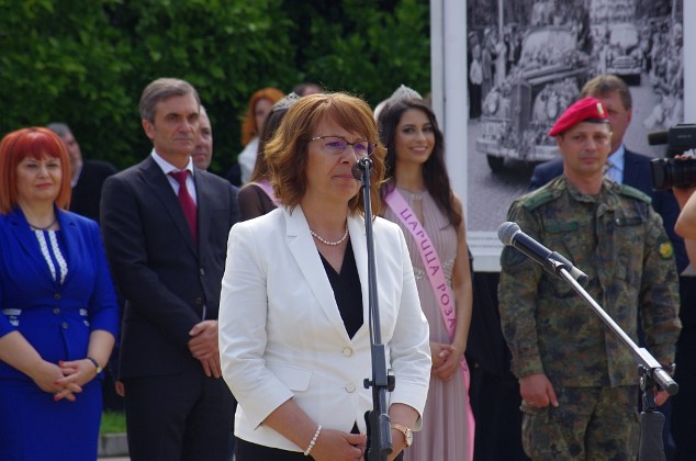 Казанлък: С празничен водосвет на централния площад „Севтополис” бе поставено началото на поредицата от събития в програмата за отбелязване празника на града