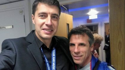 Човекът в кадър се срещна с големи имена в европейския футбол