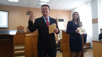 Шумен: Окръжният съд бе домакин на открит Урок по Конституция
