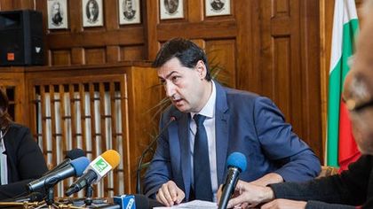 Тотев: Ще принудим собствениците на полуразрушения тютюнев склад да го укрепят за тяхна сметка