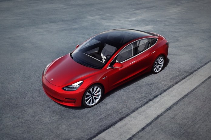 Софтуерен ъпдейт увеличи с 5% мощността на Tesla Model 3