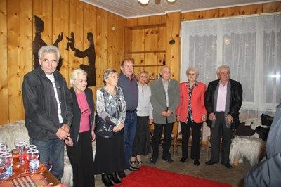 4 двойки в Момчиловци се бракосъчетаха след половин век отново (Снимки)