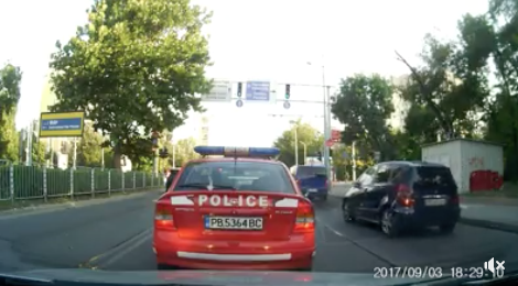 Тази пловдивска патрулка за 1 минута направи 4 нарушения! ВИДЕО