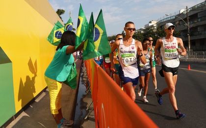 Дисквалифицираха призьор в спортното ходене, избутал съперник