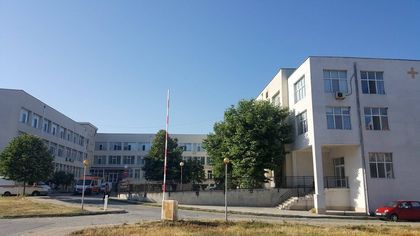 Цяла болница хлопна кепенци заради безпаричие, 50 000 души са в паника - няма къде да се лекуват!