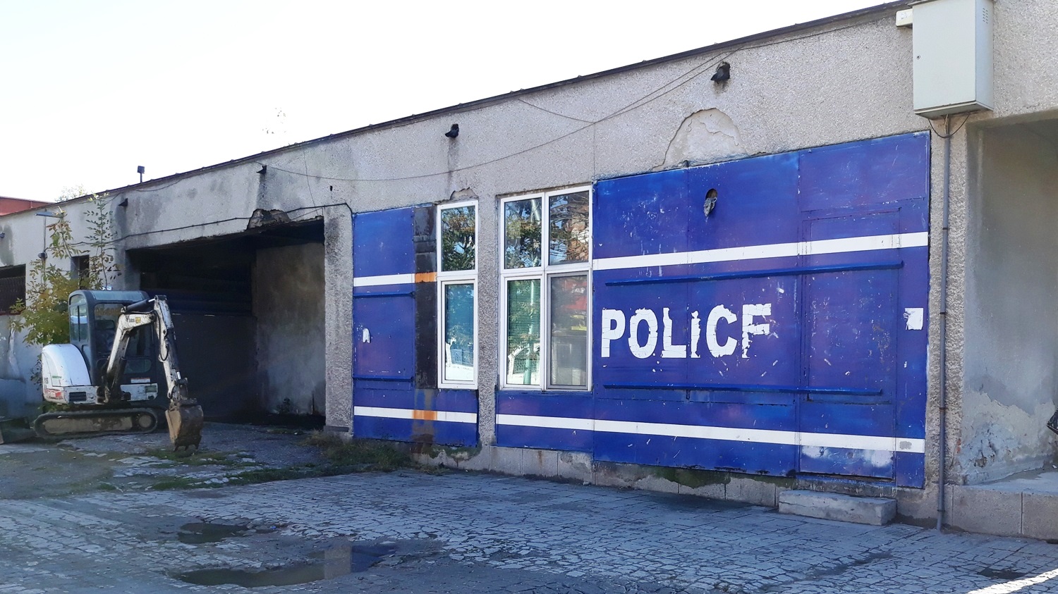 Валери Симеонов открива полицейската приемна в Шекер махала