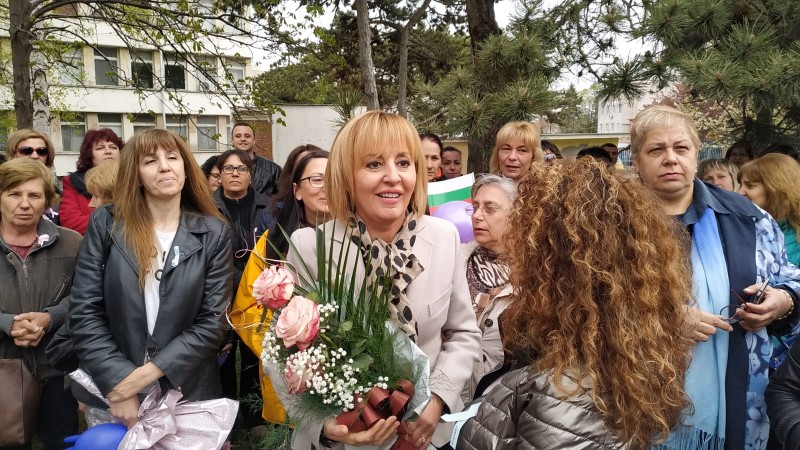 Мая Манолова, омбудсман: Смятам за изключително недостойно поведението и опитите да бъдат натискани медицински специалисти, да не протестират