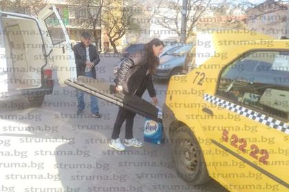 Гурбетчии след 6 м. работа по 10-12 ч. в лозя в Италия се върнаха с по 3000 евро спестявания, категорични са: Пак заминаваме