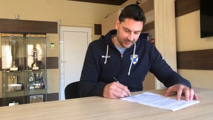 Атанас Петров остава старши треньор на Хебър