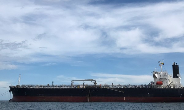 Иран освободи 9 от 12 моряци на един от задържаните танкери