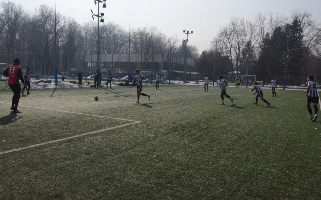 Футболен турнир стартира на Гребната (СНИМКИ)
