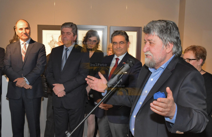 Двама президенти и цар откриха изложба на Вежди Рашидов в столична галерия