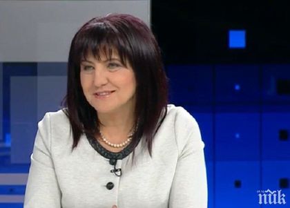Караянчева ще участва в тържествата за 100-годишнината на парламента на Ирландия