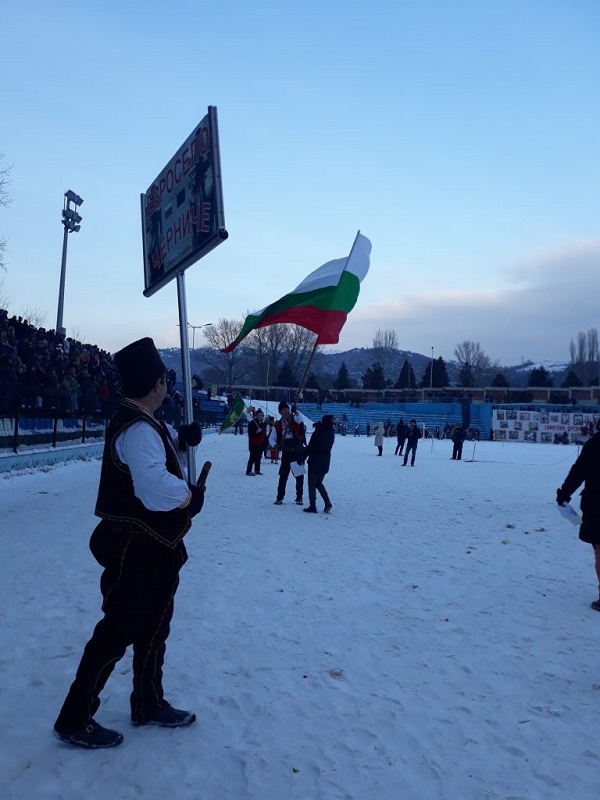 Благоевград: Над 150 кукери от село Черниче дефилираха на фестивала „Симитлия – Древната земя на кукерите“