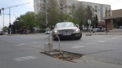 Нова яма се отвори на Шести септември СНИМКА