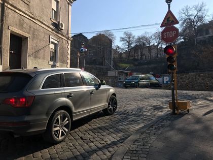 Затвориха "Отец Паисий", еднопосочни улици стават двупосочни! Монтираха светофари в квартала (СНИМКИ)