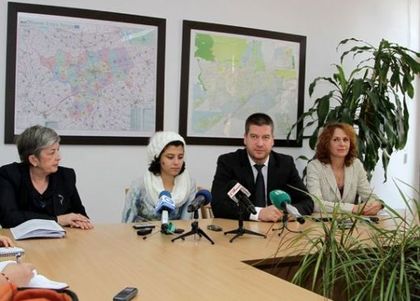 Англичани поемат обучението на 15-годишната Мария