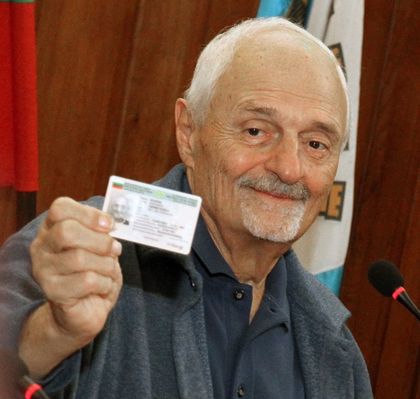 И при втория опит не уцелиха адреса на Тед Кочев