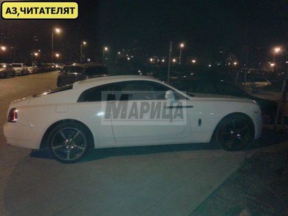 Читател: Позор! Ролс за половин милион пести левче за паркинг