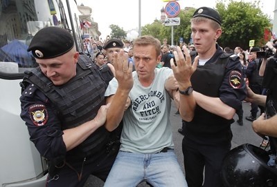 Пуснаха от ареста Алексей Навални