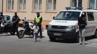 Обраха две къщи в Радиново за нощ
