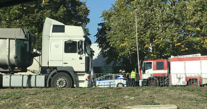 Тежка катастрофа на изхода на Варна! Вадят пострадалите на ръце, хвърчат пожарна и полиция! (СНИМКИ)