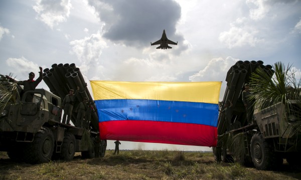 Москва отрича да е изтеглила военните от Венецуела