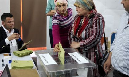 Почна се: Българите с турско гражданство гласуват на референдума