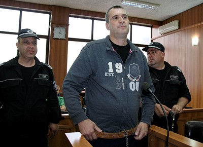 Полицаят с убитите родители: 7 месеца фарс, разбиха ми живота