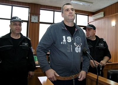 Полицаят с убитите родители: 7 месеца фарс, разбиха ми живота
