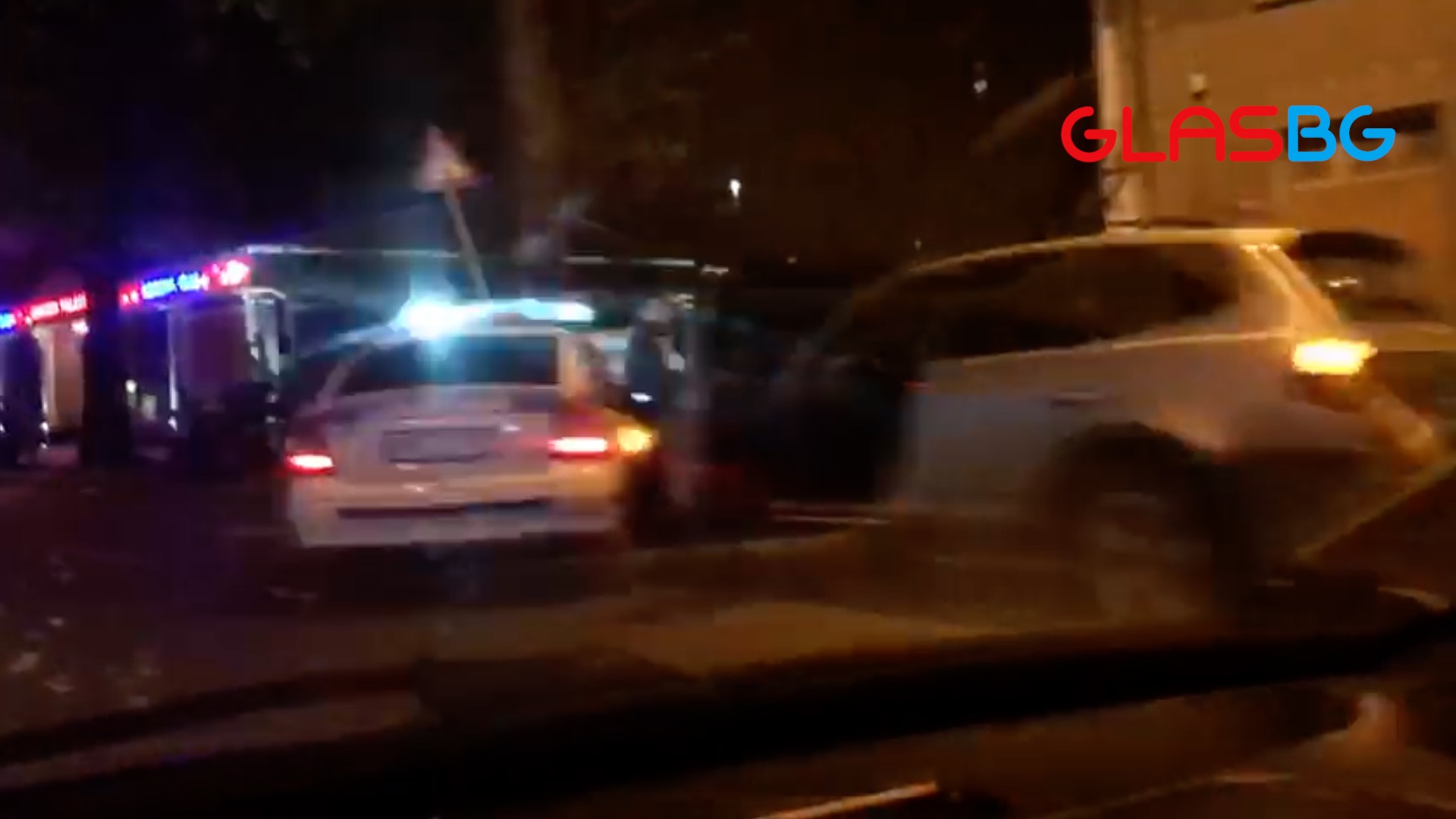 Надрусан младеж от Хасково се забил в патрулката на Военна болница