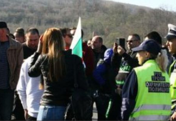 От МВР-Ловеч обясниха какво точно се е случило на протеста в Троян