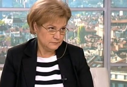 Менда Стоянова: Човек да има 30-40 години стаж не го прави по-квалифициран от негов млад колега